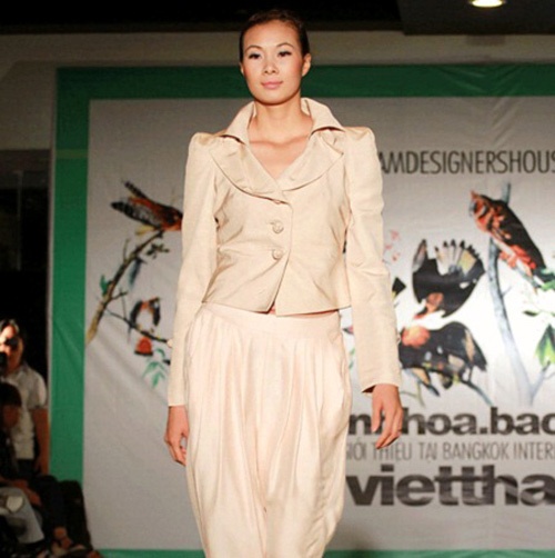 Nguyễn Thị Ngọc Tâm vốn là vận động viên nhảy cao bén duyên làng mẫu nhờ sự giúp đỡ của nhà thiết kế Minh Hạnh.