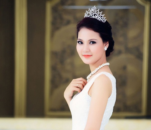 Hoa hậu Thể thao Việt Nam 2007 Trần Thị Quỳnh là một vận động viên bóng chuyền.