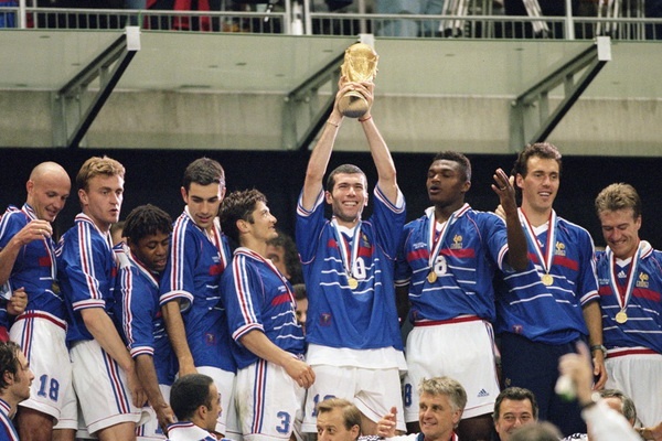 'The Cup of Life' - Ricky Martin (World Cup 1998) hinh anh