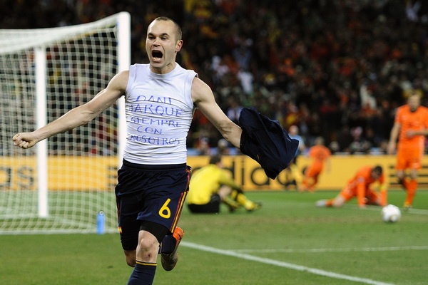 'Waka Waka (This Time for Africa)' - Shakira & Freshlyground (World Cup 2010) hinh anh