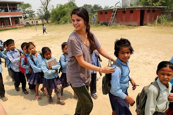 Selena Gomez quyet tam quen di tinh cu Justin Bieber hinh anh