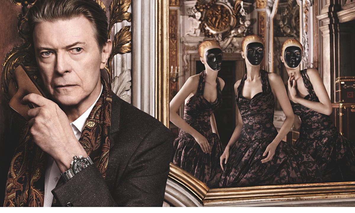 David Bowie - Nhân viên giao thịt: Khi 13 tuổi, David Bowie từng làm nhân viên giao đồ cho hàng thịt nhằm kiếm tiền học lớp saxophone của nghệ sĩ huyền thoại Ronnie Ross. Họ hội ngộ vào 11 năm sau đó, khi Ronnie Ross biểu diễn phần solo saxophone trong ca khúc Walk on the Wide Side của Lou Reed, vốn được chế tác bởi David Bowie.