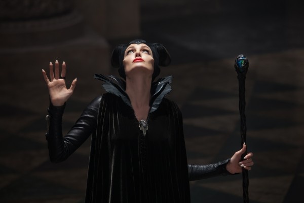 ‘Tien hac am’ cua Angelina Jolie an khach nhat Bac My hinh anh