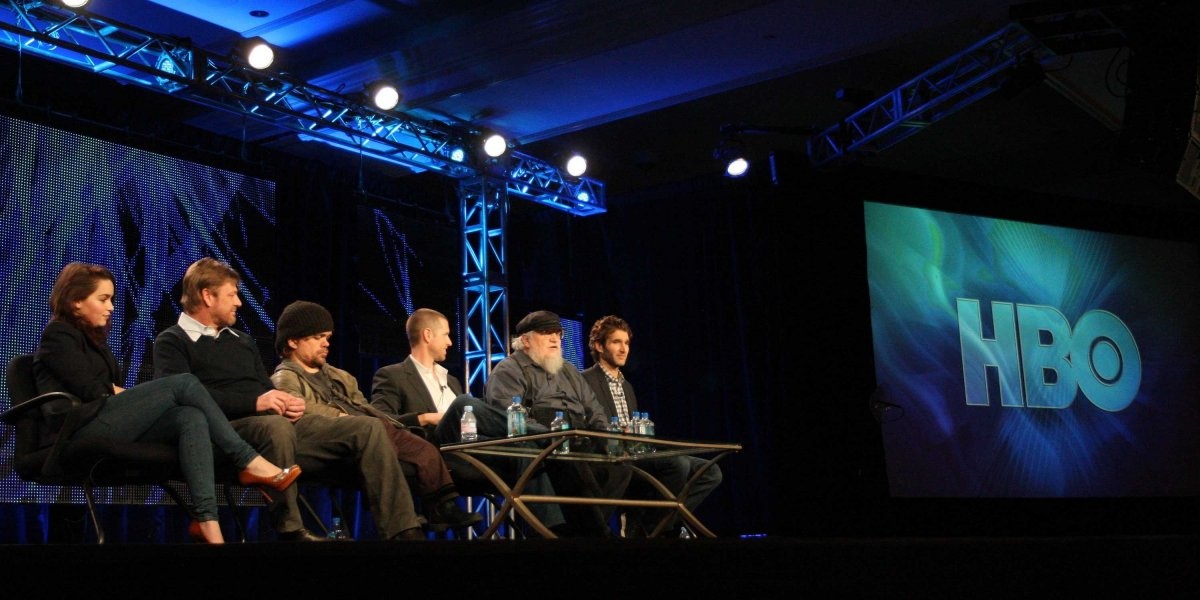 Khi được mời tham gia loạt phim truyền hình ăn khách Game of Thrones, Peter Dinklage đã có chút chần chừ. Anh nói: “Bởi series này thuộc thể loại giả tưởng còn tôi thì không thích đeo râu dài và đi giày nhọn giống như những chú lùn nữa. Thế rồi họ đã thuyết phục tôi rằng Tyrion Lannister là một nhân vật phức tạp, không phải là người hùng nhưng cũng chẳng phải là ác nhân. Tyrion là một người thu hút phụ nữ và uống rượu rất nhiều… Thế là tôi đã quyết định nhận vai”.