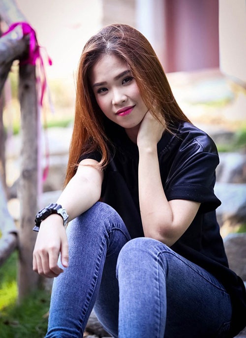 Sinh ra từ gia đình nghèo khiến Khởi My biết cách chi tiêu tiết kiệm.