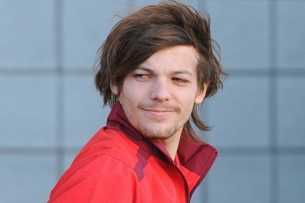 Louis Tomlinson cua One Direction sap len chuc chu tich CLB hinh anh