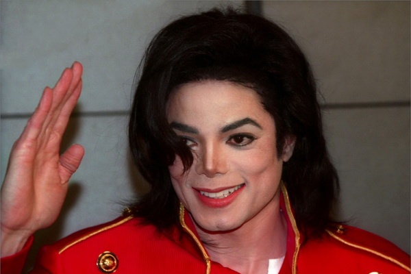 Gia tai am nhac Michael Jackson de lai tuong duong 8 album hinh anh