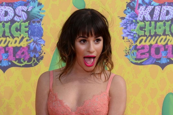 Ngoi sao cua ‘Glee’ bi nghi hen ho voi trai bao hinh anh