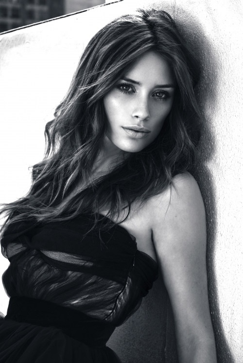 Vẻ đẹp bốc lửa của  Arielle Vandenberg.