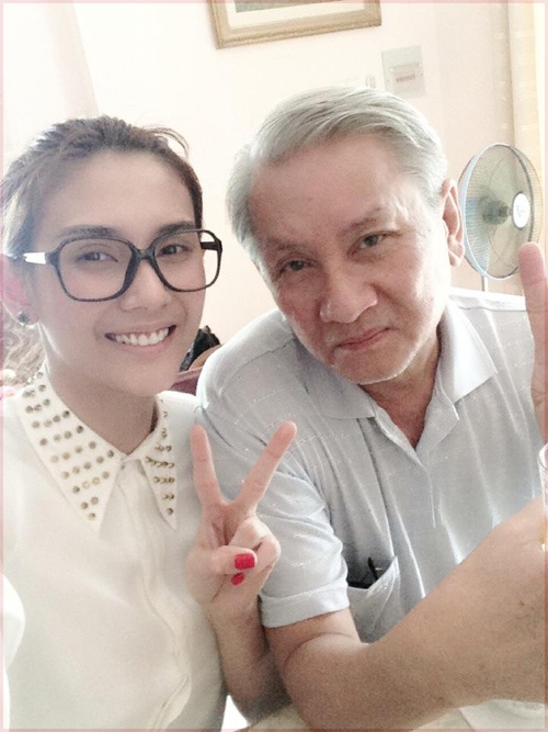 Siêu mẫu Hoàng Yến có đôi mắt rất giống bố của mình.