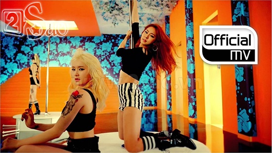 After School khoe những đường cong gợi cảm trong các MV.