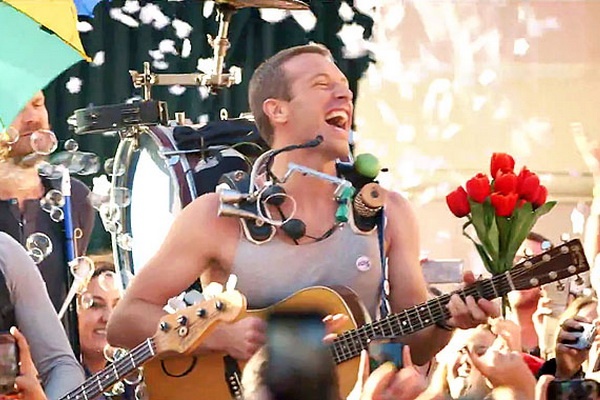 Video clip 'A Sky Full of Stars' cua Coldplay hinh anh