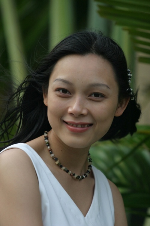Hình ảnh trẻ trung, xinh đẹp của nữ nhà báo.