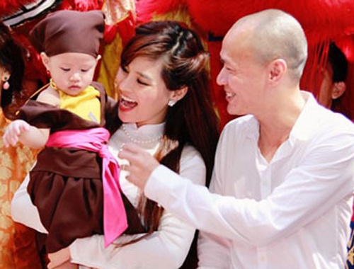 Vu Thu Phuong: 'Chong khong ep toi sinh con trai' hinh anh