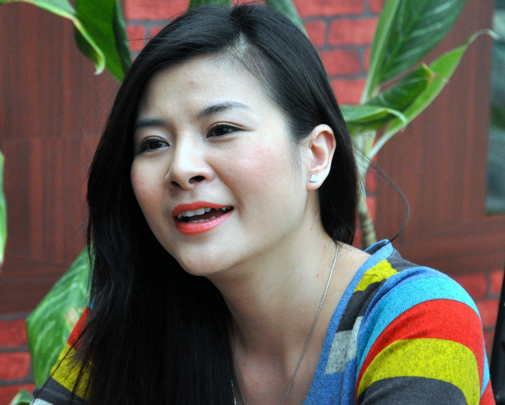 NSƯT Kim Oanh đã kết hôn với một đạo diễn truyền hình.  Tuy nhiên, cuộc sống hôn nhân của chị rất kín kẽ.