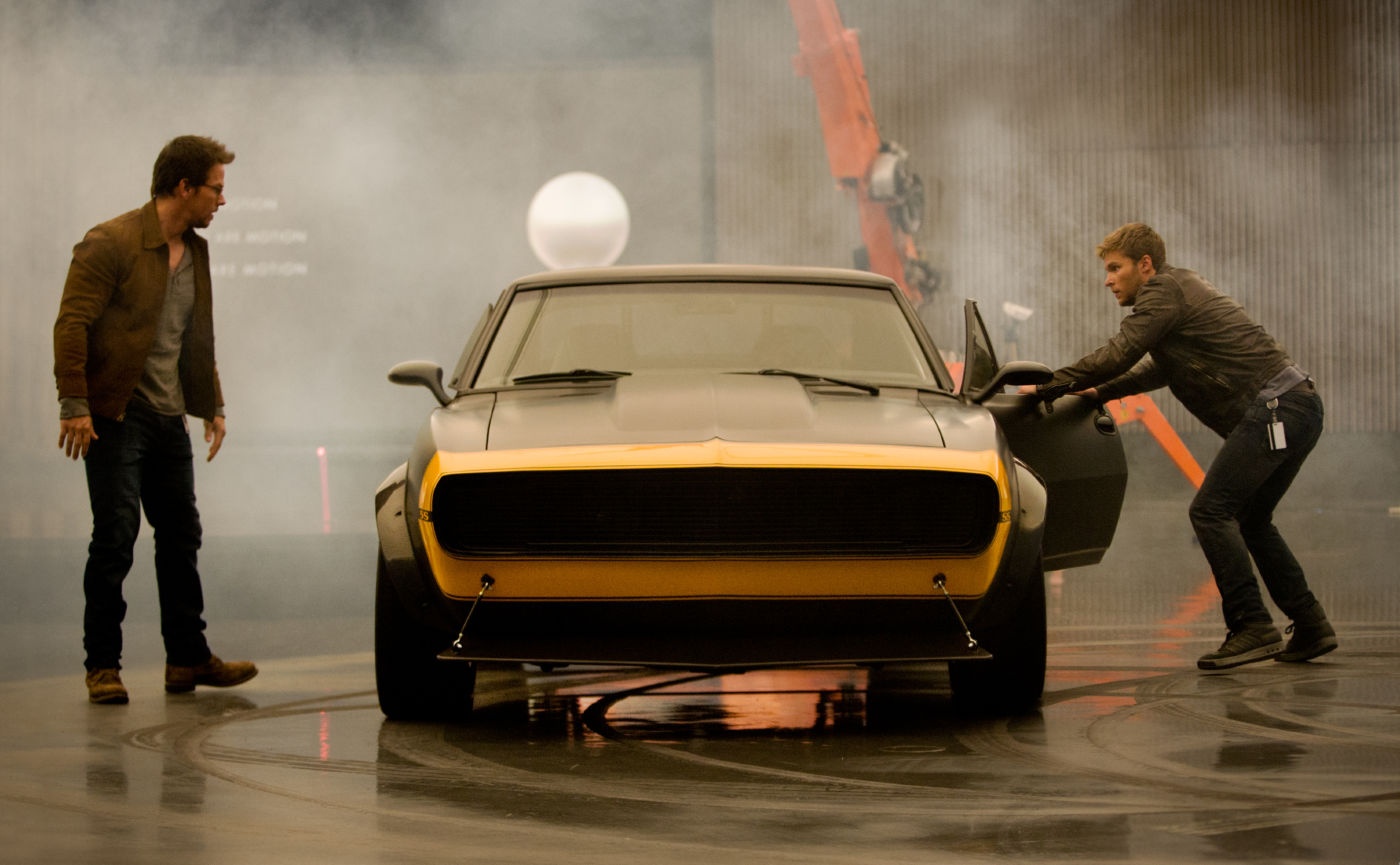 Transformers: Age of Extinction là bộ phim nước ngoài có doanh thu mở màn cao nhất mọi thời đại tại Trung Quốc.