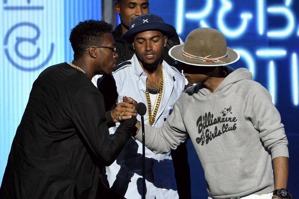 Giai thuong BET vinh danh Beyonce va Pharrell Williams hinh anh