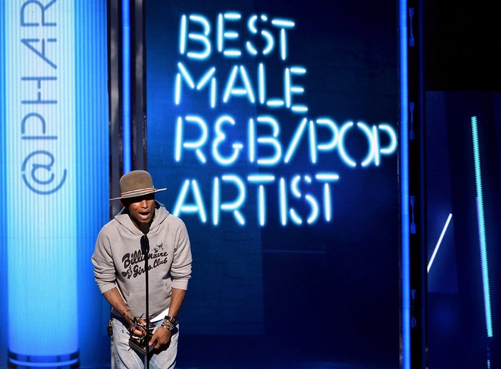 Pharrell Williams tiếp tục chinh phục các giải thưởng lớn nhờ ca khúc Happy.