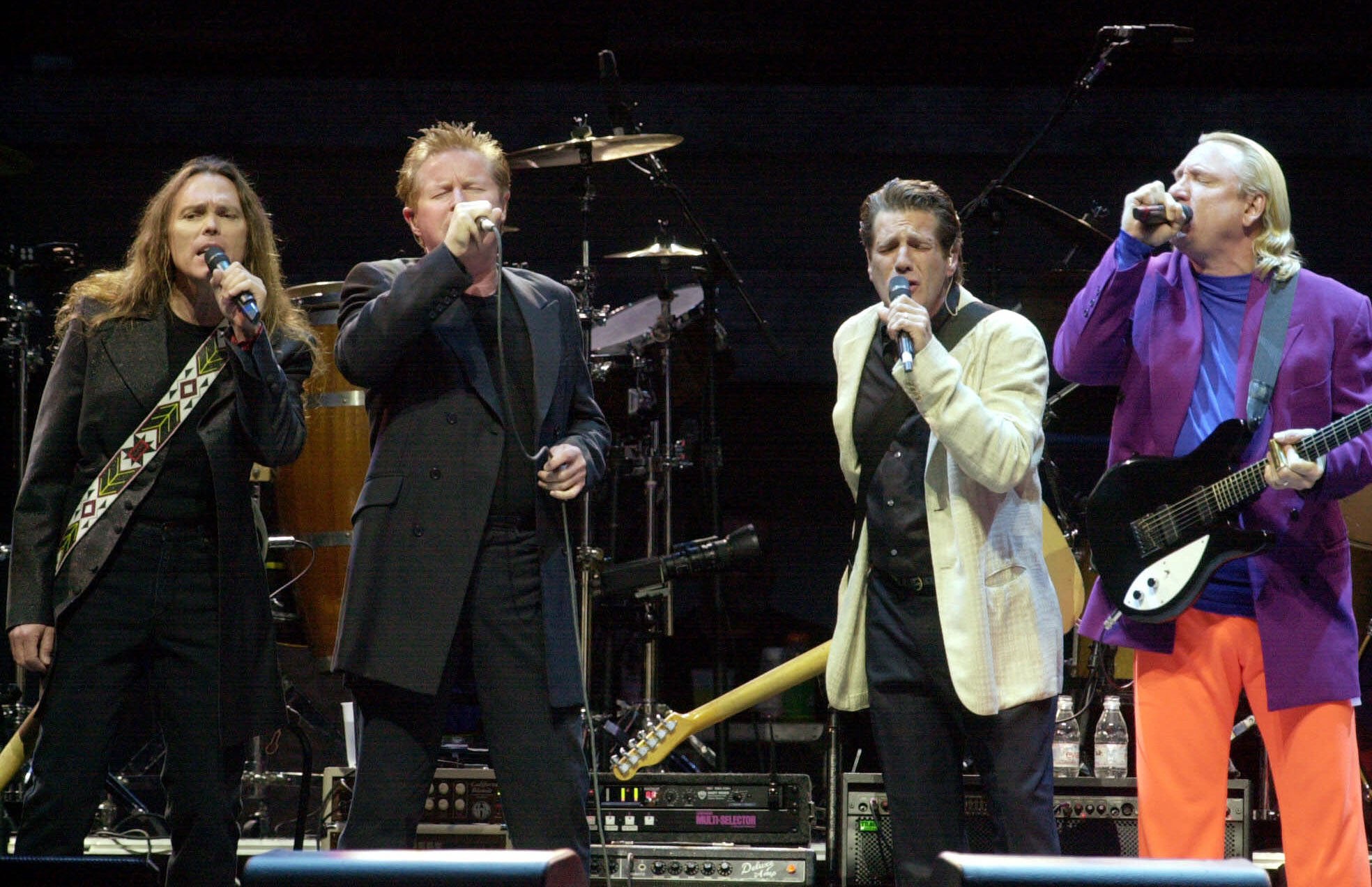 Nhóm The Eagles lập được nhiều kỷ lục đáng nhớ với chuyến lưu diễn The History of the Eagles đang diễn ra.