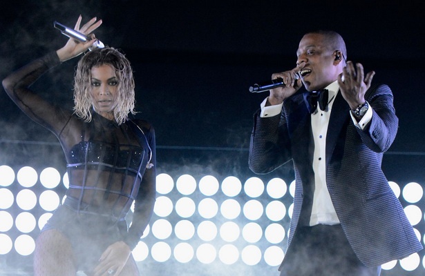 Beyonce dan dau danh sach quyen luc cua Forbes hinh anh