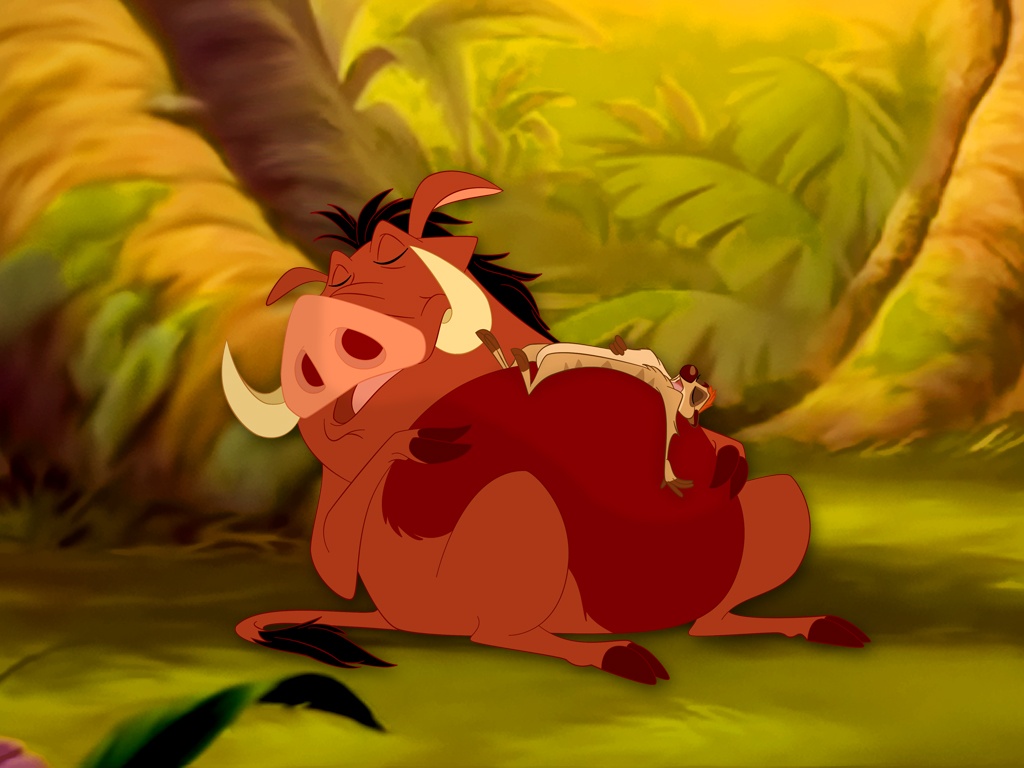 Nhân vật vui nhộn Pumbaa thường hay xoa bụng mình trong phim. Hành động này vốn được lấy cảm hứng từ người vợ mang thai của Tony Bancroft, chuyên viên thiết kế của bộ phim. Bằng cách tái hiện động tác này, Tony Bancroft có ý muốn giúp cho nhân vật Pumbaa trở nên “con người” hơn.