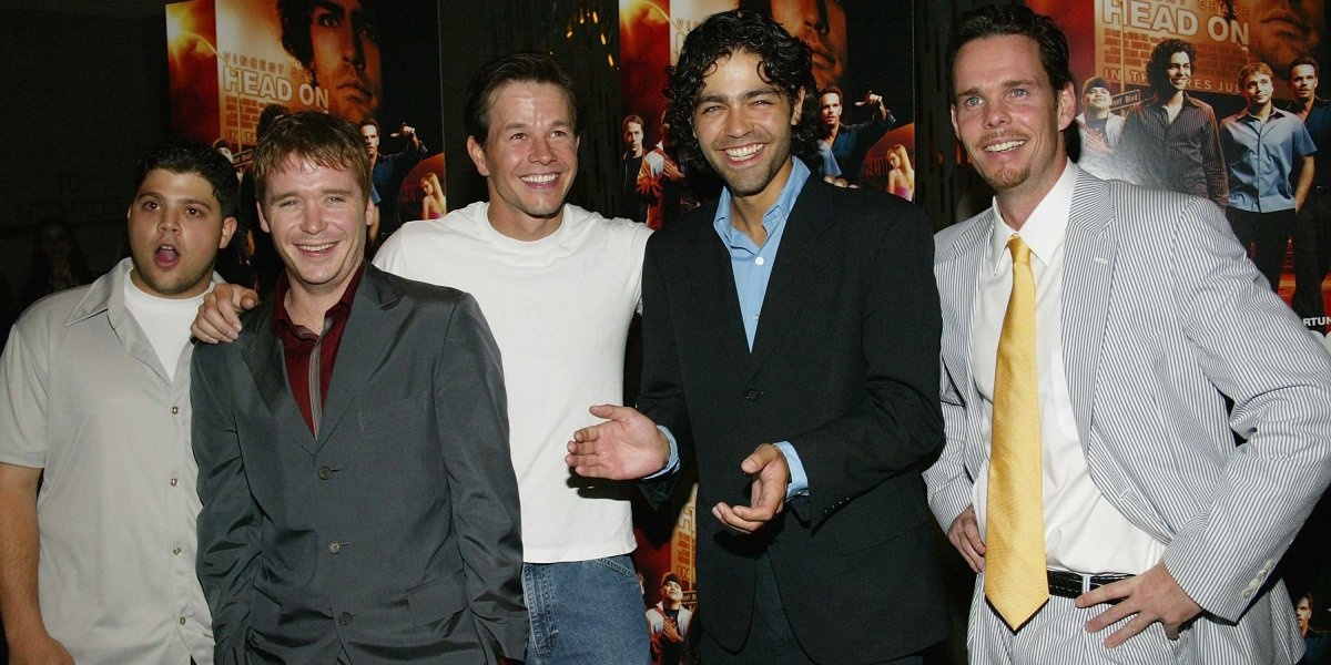 Năm 2004, Mark Wahlberg dấn thân sang lĩnh vực sản xuất truyền hình khi cho ra đời loạt phim ăn khách Entourage, kể lại những trải nghiệm của anh tại Hollywood. Entourage được phát sóng trên kênh truyền hình HBO, và được xem như lời đáp trả của cánh đàn ông với một loạt phim ăn khách khác ở thời điểm đó là Sex and the City.