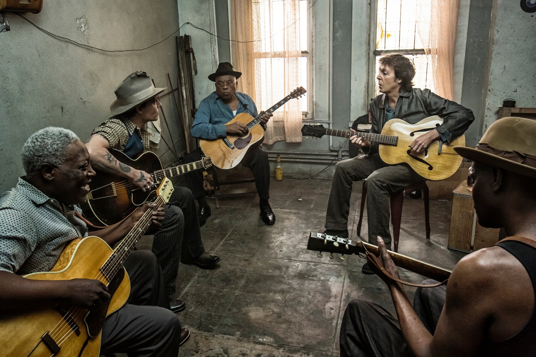 Johnny Depp lam khach moi trong MV moi cua Paul McCartney hinh anh