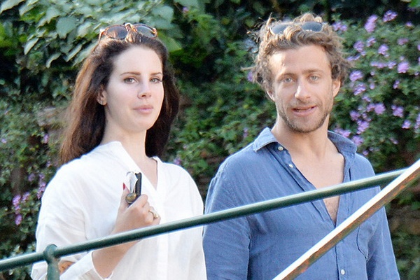 Nghi an Lana Del Rey ‘yeu lai tu dau’ hinh anh