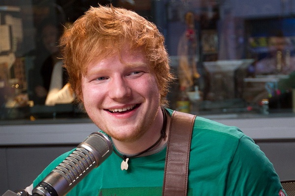 ‘Trai xau’ Ed Sheeran tiep tuc dan dau BXH album nuoc Anh hinh anh