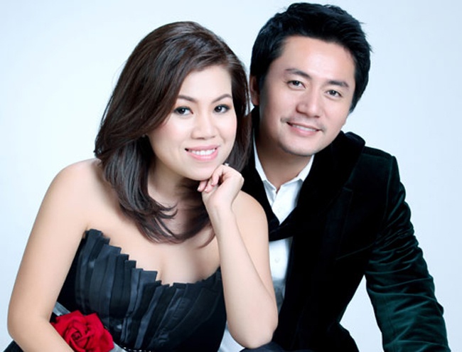 Vợ Trương Minh Cường là giám đốc nhân sự một công ty truyền thông lớn. Cô cũng xuất thân trong một gia đình khá giàu có bên Mỹ. Hiện vợ chồng Trương Minh Cường và hai con đã chuyển sang Mỹ định cư. 