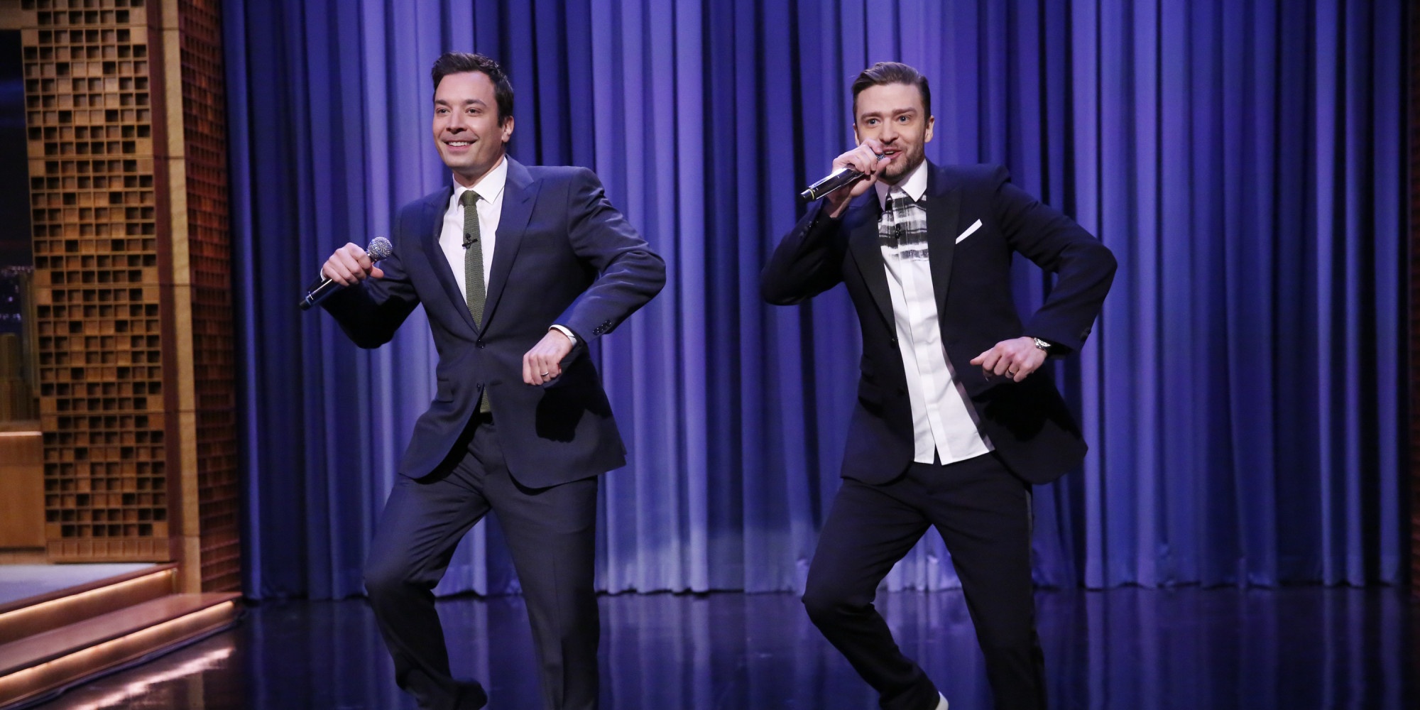 Jimmy Fallon & Justin Timberlake: Là khách mời thường xuyên của chương trình The Tonight Show with Jimmy Fallon, không ngạc nhiên khi thấy Justin Timberlake là bạn thân của một trong những người dẫn chương trình số một nước Mỹ hiện nay. Tình bạn giữa hai người đã kéo dài được 12 năm, kể từ ngày cùng nhau xuất hiện trong lễ trao giải thưởng MTV VMA năm 2002. Mỗi khi hai người cùng nhau xuất hiện trên sóng truyền hình là khán giả lại được dịp cười lăn cười bò.