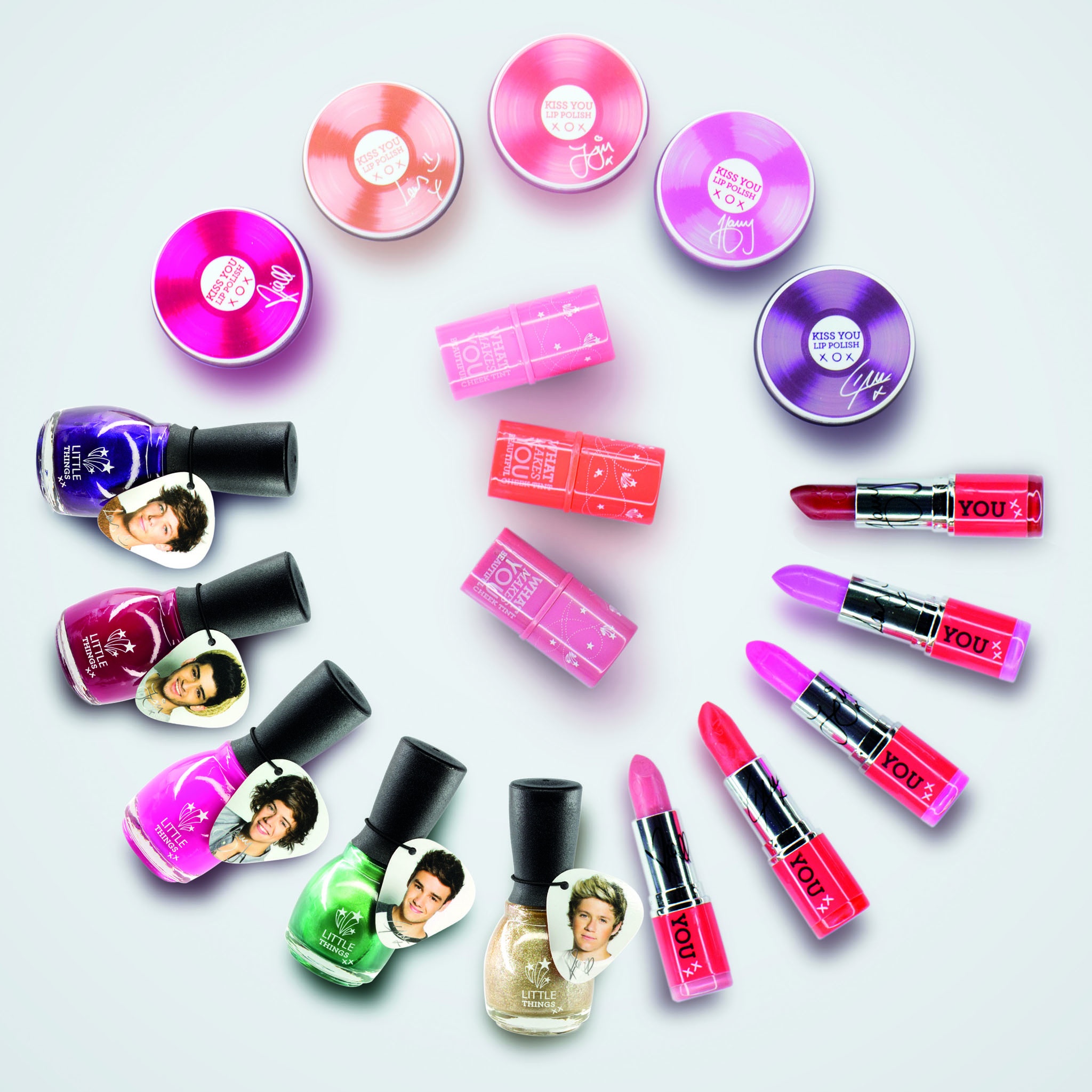 Mỹ phẩm mang nhãn hiệu One Direction.