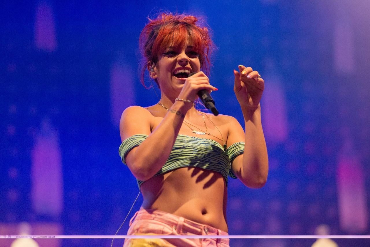 Lily Allen tỏ vẻ không hài lòng với chính đứa con tinh thần Sheezus mới nhất.