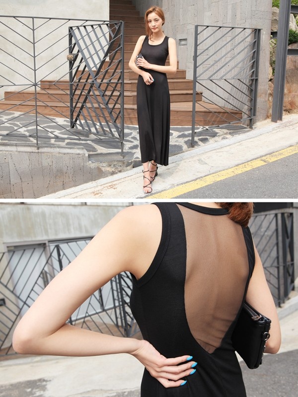 Những chiếc váy với phần trước kín đáo, phần sau hở chắc hẳn không còn quá xa lạ đối với các quý cô, và mẫu váy maxi dài màu đen này chính là điển hình cho kiểu 