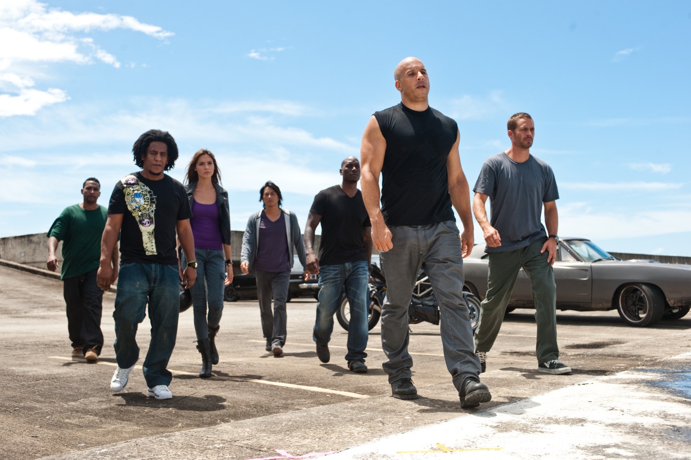 Fast Five (2011): Tập hợp gần như tất cả các nhân vật tham gia vào các bộ phim Fast & Furious trước đó, Fast Five được người hâm mộ đánh giá là đỉnh cao của loạt phim. Vin Diesel và “đồng bọn” cùng nhau phối hợp tạo ra một Phi vụ Rio khiến cả khán giả lẫn giới phê bình phải sửng sốt bởi sự sáng tạo và hấp dẫn đến từ những màn đua xe cực kỳ giật gân và cá tính. Công thức tập hợp nhân vật sau đó được tiếp tục áp dụng cho phần 6 và phần 7 của Fast & Furious. Tuy nhiên, sự ra đi của tài tử Paul Walker hồi cuối năm ngoái chắc chắn sẽ khiến nhân vật O’Conner không còn xuất hiện trong các tập phim mới trong tương lai, nếu như Vin Diesel còn muốn tiếp tục kéo dài Fast & Furious.