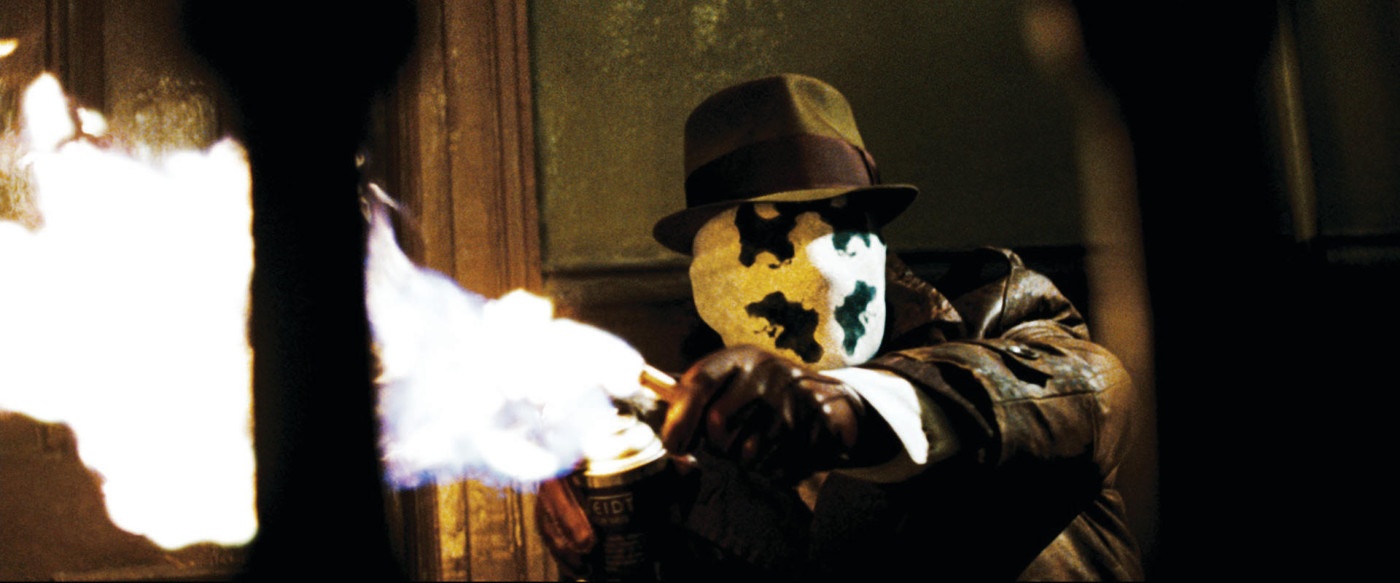 Rorschach: Là thành viên của nhóm Watchmen trong bộ phim cùng tên, Rorschach không có siêu năng lực nhưng lại có thể lực đáng nể và khả năng chiến thuật vượt trội hơn người bình thường. Anh sở hữu nhiều thiết bị hỗ trợ tối tân để bắt tội phạm, kèm khả năng sử dụng linh hoạt mọi vật dụng xung quanh làm vũ khí chiến đấu. Điểm nổi trội của Rorschach nằm ở tính cách của anh: không bao giờ thoả hiệp, đúng sai rạch ròi, tin vào lý tưởng cá nhân đôi khi đến mức cực đoan.