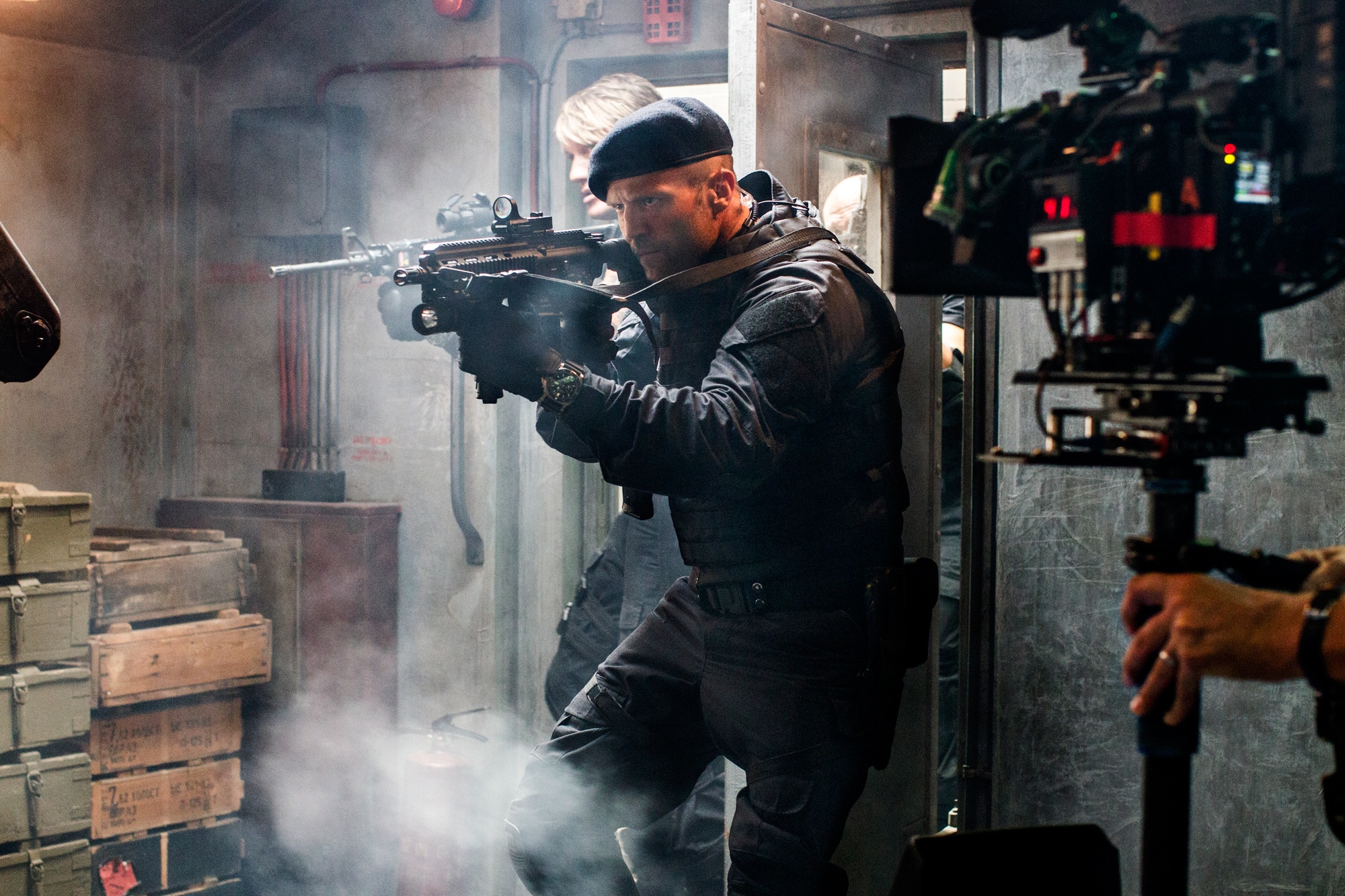 Hình ảnh Jason Statham trên phim trường The Expendables 3.