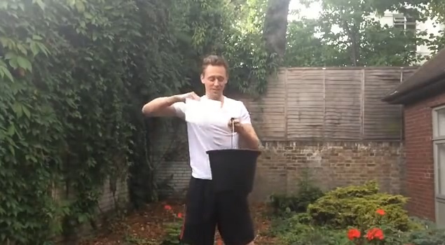 'Loki dien trai' Tom Hiddleston huong ung Ice Bucket Challenge hinh anh