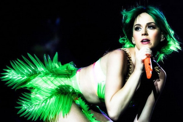 Sao phai tra tien de duoc bieu dien tai tran Super Bowl hinh anh