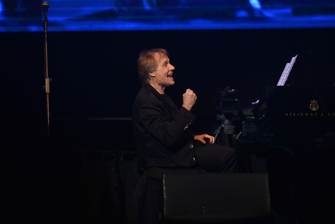 Dem nhac Richard Clayderman: Hoai niem khong tron ven hinh anh