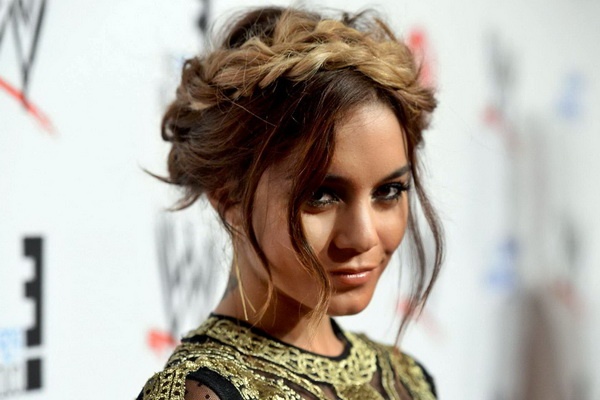 Vanessa Hudgens tien than len Broadway hinh anh