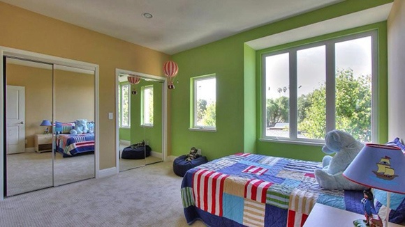 Phòng dành cho trẻ em nhiều màu sắc.