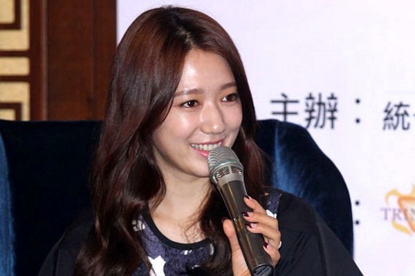 Park Shin Hye bi che kieu cang, lam yeu sach hinh anh