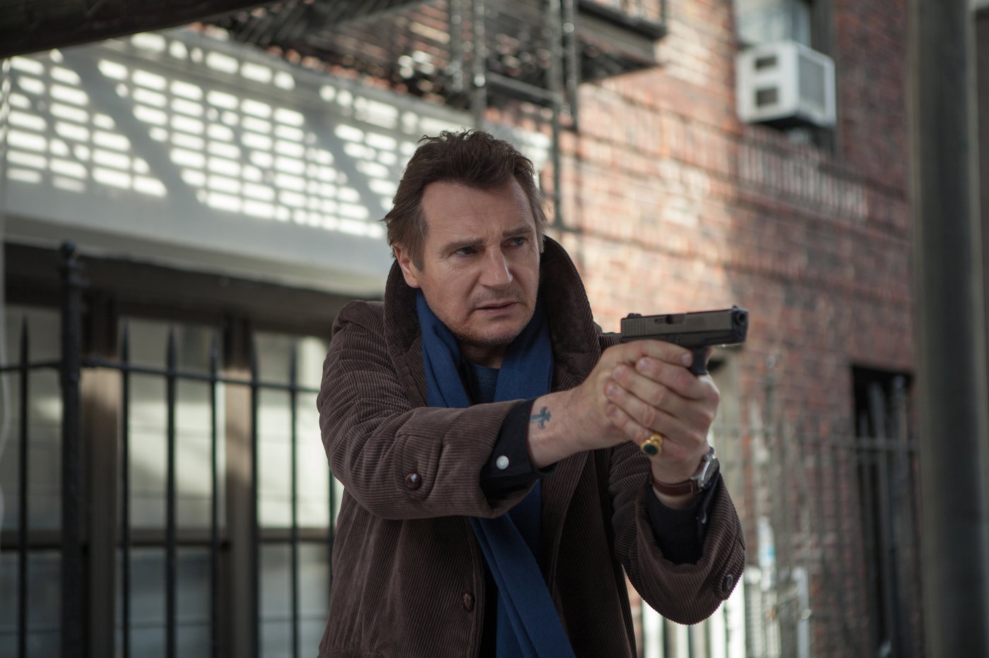 Trailer bo phim 'Loi di giua rung bia mo' hinh anh