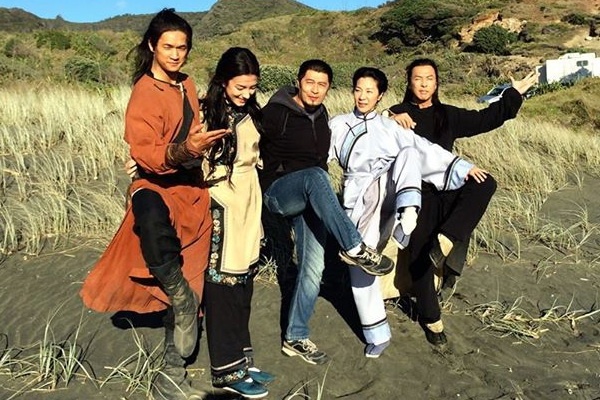 Charlie Nguyen khoe anh cung dan sao ‘Ngoa ho tang long 2' hinh anh