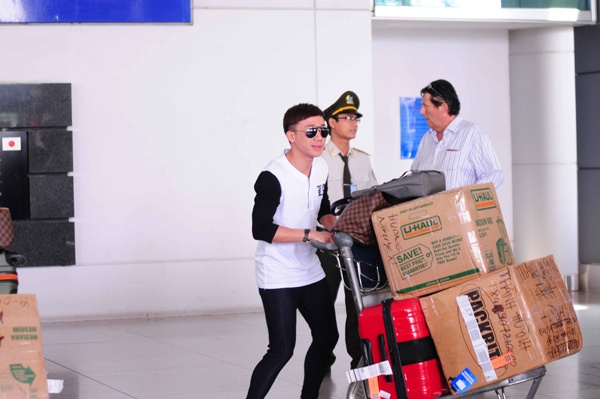 Trấn Thành cho biết anh đã mua rất nhiều quà cho người thân.