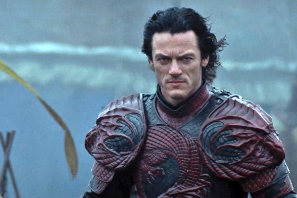 Chua te ma ca rong Dracula thong tri phong ve quoc te hinh anh