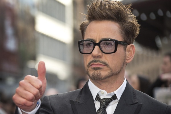 ‘Nguoi Sat’ duoc nhan qua khong lo tu Disney hinh anh