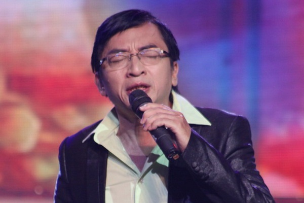 Cuoc doi bat ngo cua 'ong hoang dong nhac Mua bui' Dinh Van hinh anh