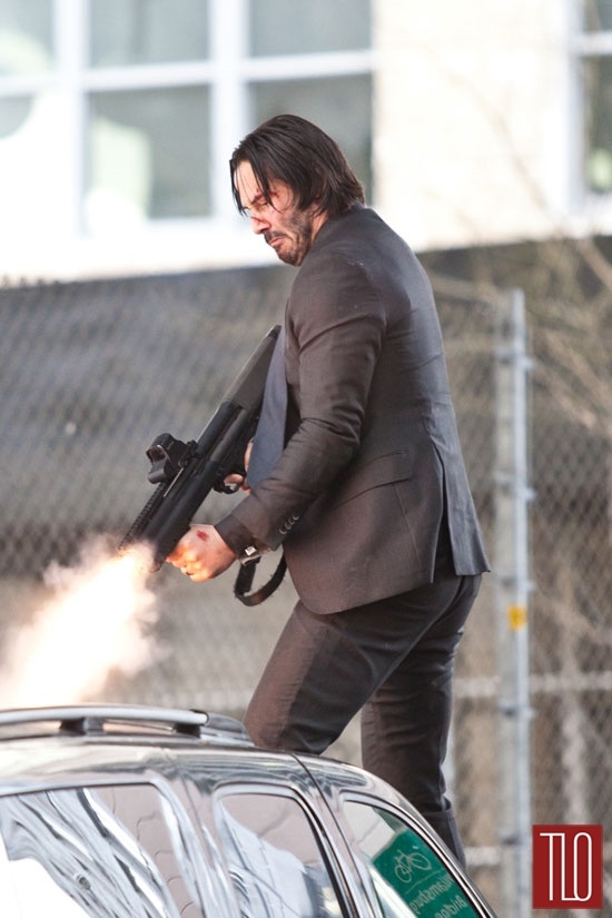 Keanu Reeves hóa thân thành sát thủ giải nghệ John Wick trong bộ phim cùng tên, nhưng vì một biến cố mà buộc phải trở lại thành
